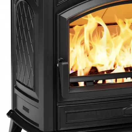 Dovre 760WD: eficiencia energética, diseño clásico y durabilidad para crear un ambiente cálido y acogedor.