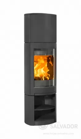 Modelo Jøtul F361 V2 Advance BP con base de almacenamiento, combinando funcionalidad y diseño.