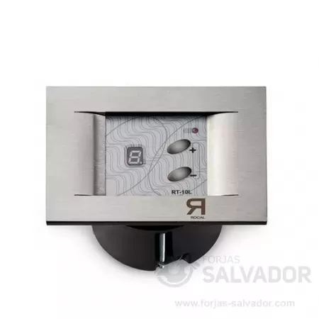 El regulador de velocidad de las turbinas en la Rocal Habit 76 LI permite ajustar el flujo de aire, optimizando la distribución del calor en cada espacio.