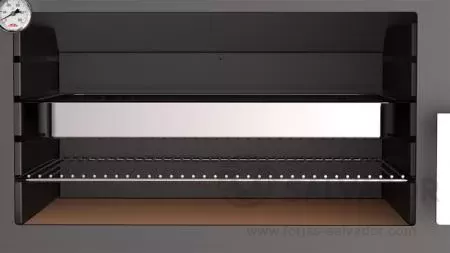 Bandeja de inox 595x377mm, grelha para assar 597x372mm e guias removíveis para facilitar a limpeza.