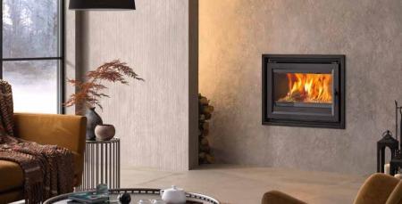 Con la chimenea C-10 SE, mantén tu hogar cálido y sostenible todo el invierno.
