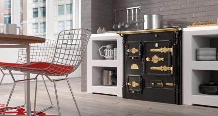 Cocina de leña Hergom L-07/90 CC SE con diseño clásico y tecnología de doble combustión para una mayor eficiencia energética.